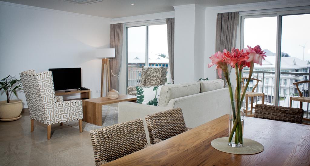 The Quadrant Luxury Apartments Victoria Exterior photo